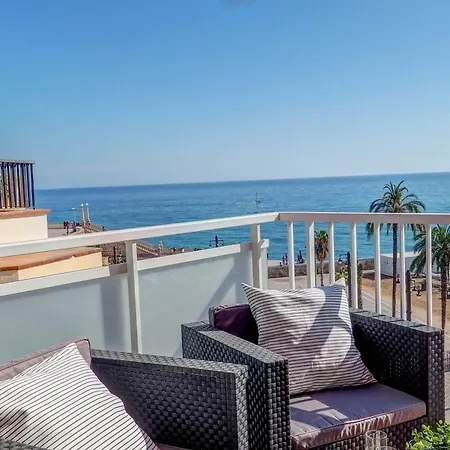 La Gioia 3 By Hello Homes